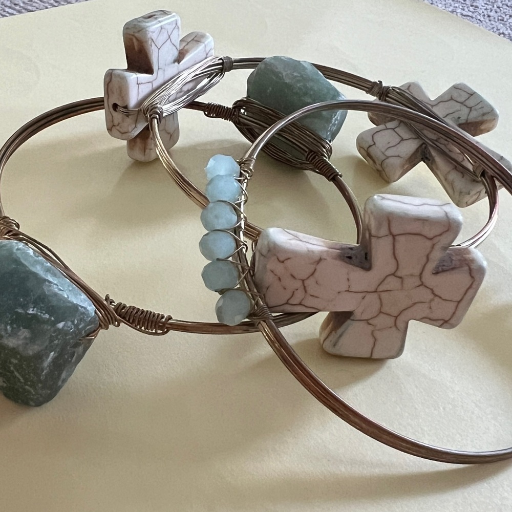 Set of 3 brass / stone bracelets